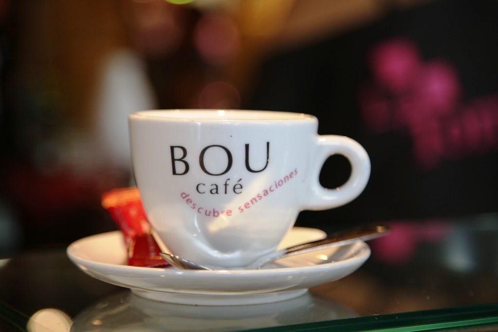 Du ser alltids et par karer ta en skarp en til morgenkaffen, men der er altså ikke vi. Ikke en gang på ferie. Foto: Erik Valebrokk