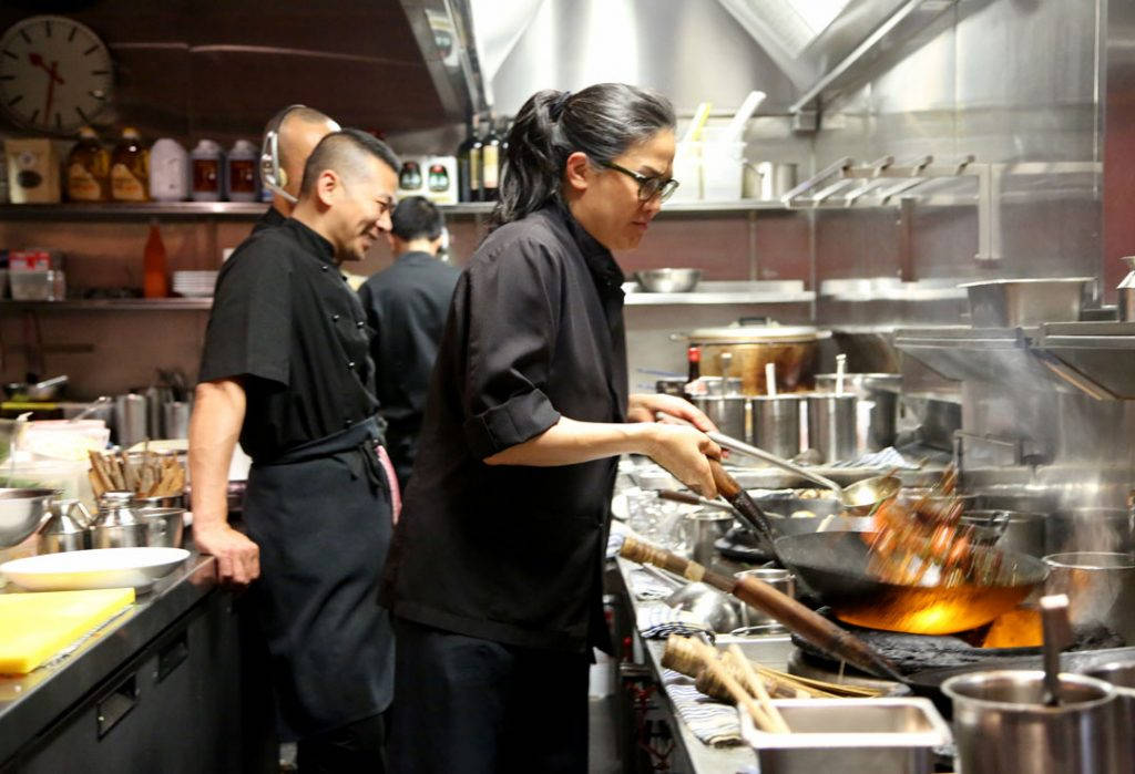 Kylie Kwong i sving på sin fantastiske Sydney-restaurant Billy Kwong. Foto: Erik Valebrokk