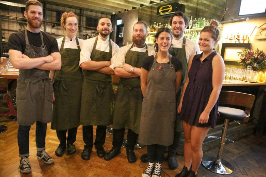 Teamet som sørget for at vi hadde en fantastisk middag på Blackwood. Fra venstre: Callum, Laura, Stefano, Gus, Delia, Justin og Sara. Foto: Erik Valebrokk