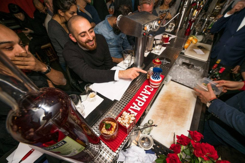 Her er Radko i gang med å presentere sin spenstige Papi Chulo for dommerpanelet. Foto: Kyle Meyr