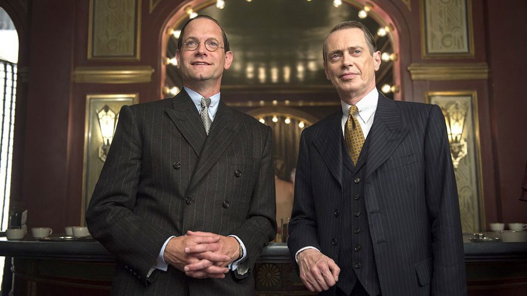 Nucky med senator Joe Kennedy, senere president John F. Kennedys far, spilt av Matt Letscher.