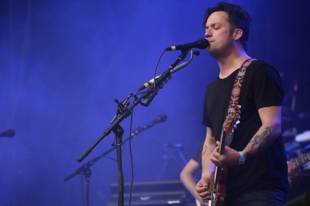 Isaac Brock og Modest Mouse leverte - som antatt - et sett som var like deler spennende og kjedelig. Foto: Erik Valebrokk