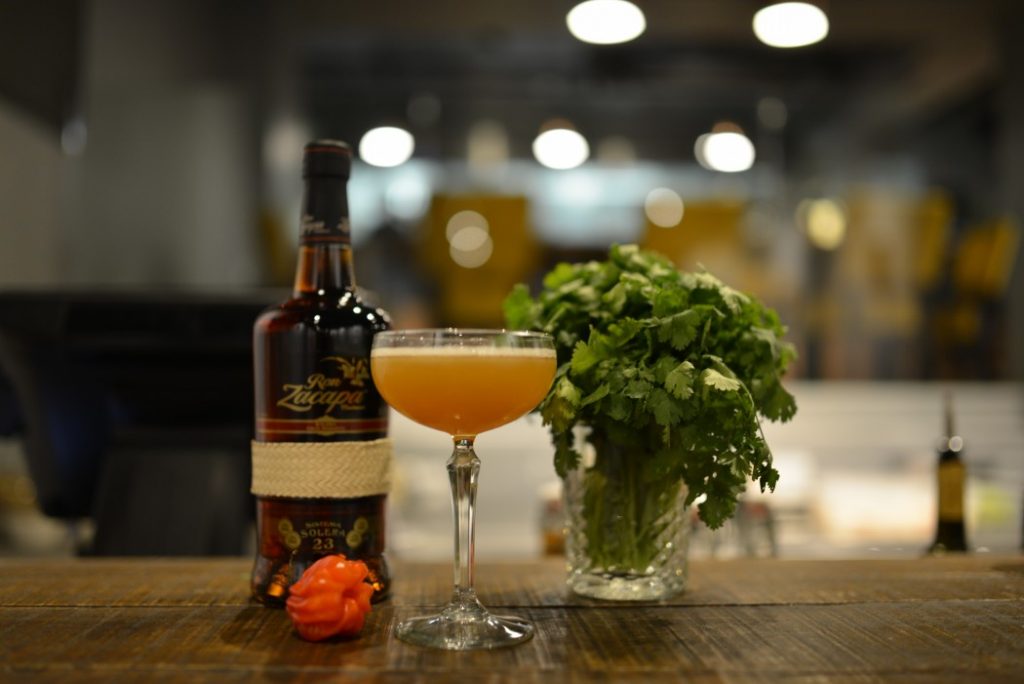 Edle dråper i form av Ron Zacapa 23 som er brukt i Annes deilige Solara Daiquiri. Foto: Lena Britt Fredrikson