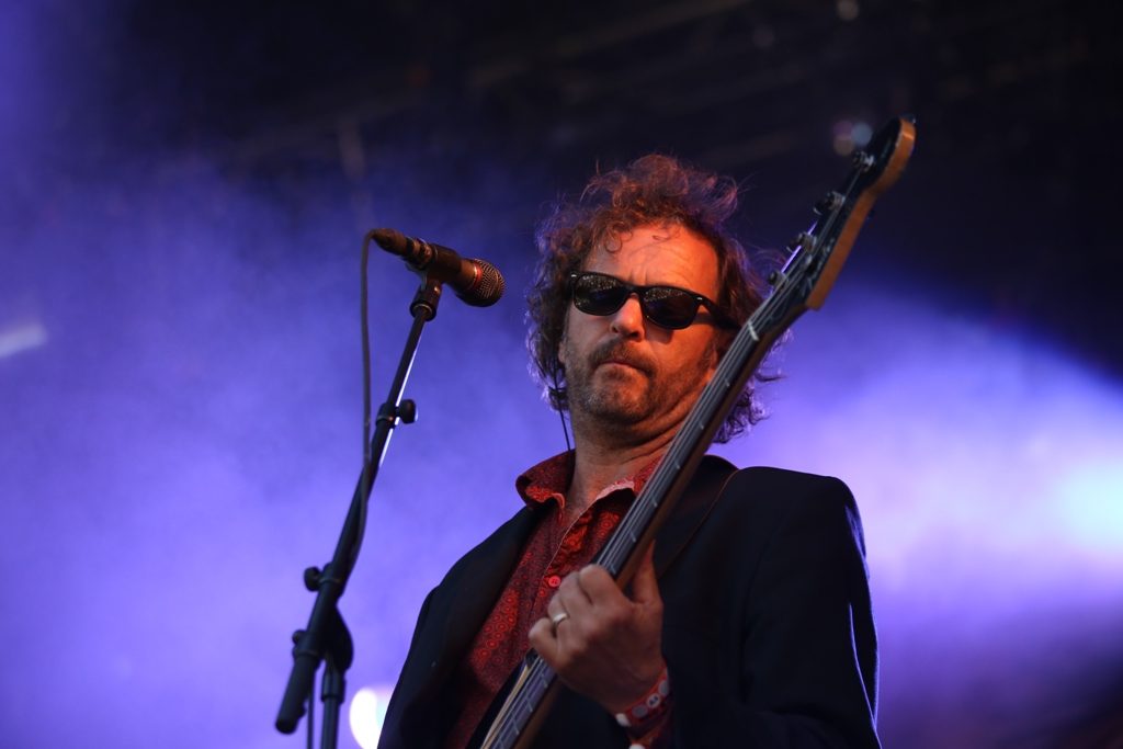Rock star Beckstrøm sang "Balladen om Kåre og Nelly" på Øyafestivalen nylig til stor applaus. Foto: Erik Valebrokk