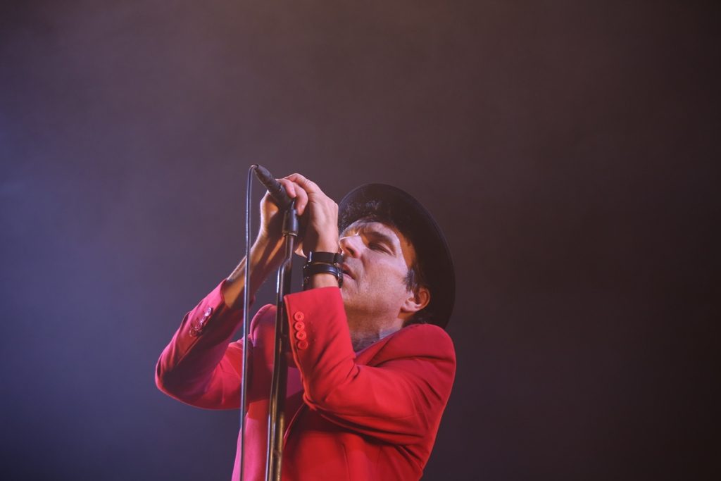 Thåström, i økende grad mørkemann, avsluttet Øyafestivalen 2015 med en strålende, bejublet konsert.