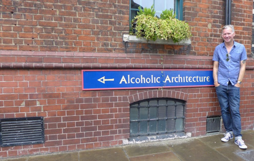 I dette kjellerlokalet ved Borough Market finner du Alcoholic Architecture. Foto: Helle Øder Valebrokk