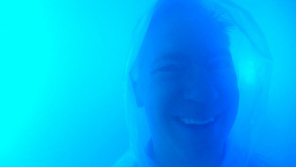 Jeg ble ikke beruset av å være inne i alkoholskyen, men jeg var fryktelig blid. Foto: Helle Øder Valebrokk