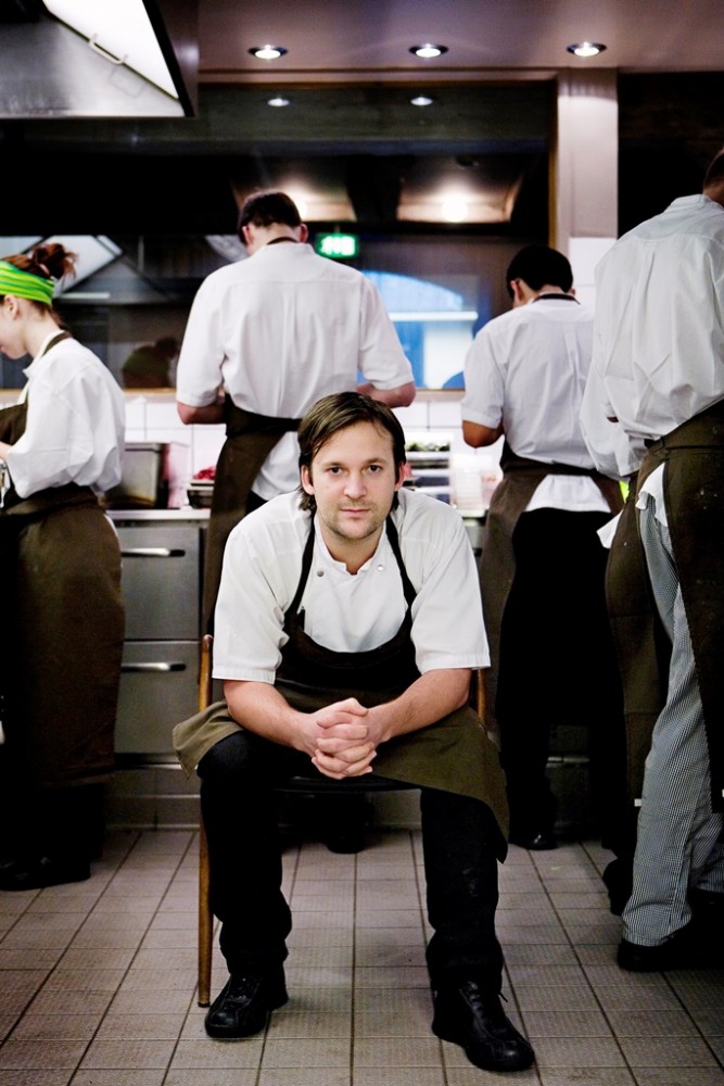 René Redzepi på Nomas kjøkken. Foto: Noma