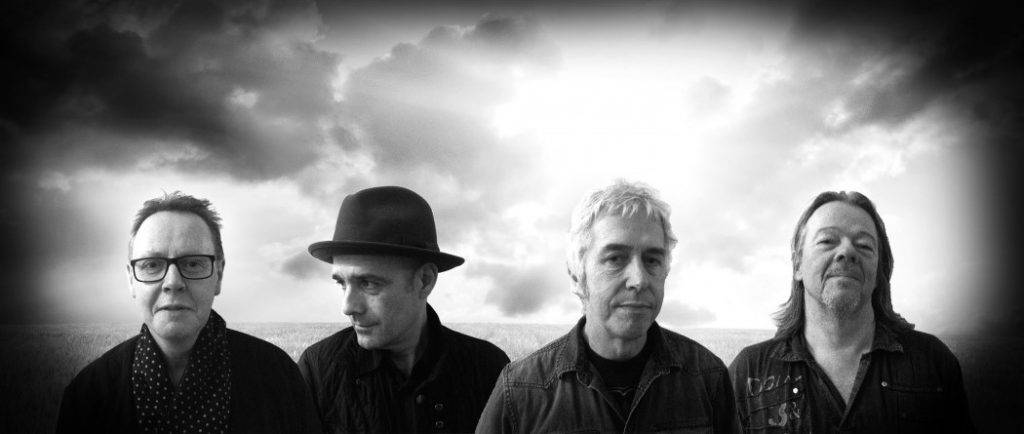 The Act anno 2016, gjenforent og fotografert med selvutløser. Fra venstre