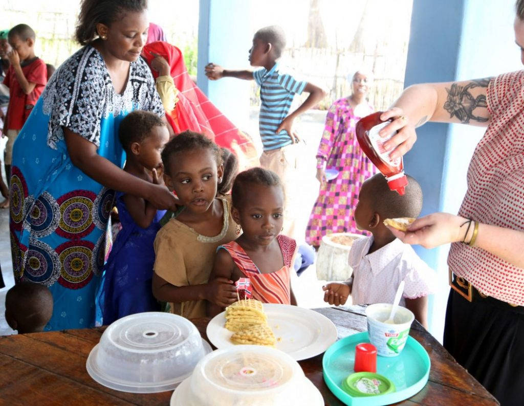 Vafler er populært, også på Zanzibar. Foto: Erik Valebrokk