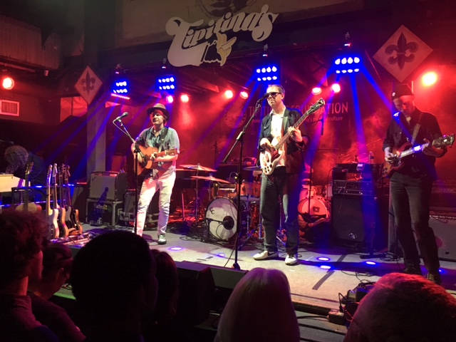 Hiss Golden Messenger med bandleder MC Taylor i hatt. Foto: Erik Valebrokk