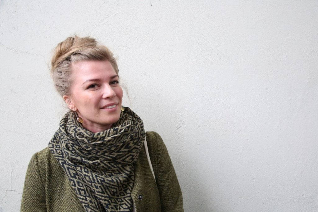 Natasja Holmboe er verdens første profesjonelle deLillos-tolker. Foto: Erik Valebrokk