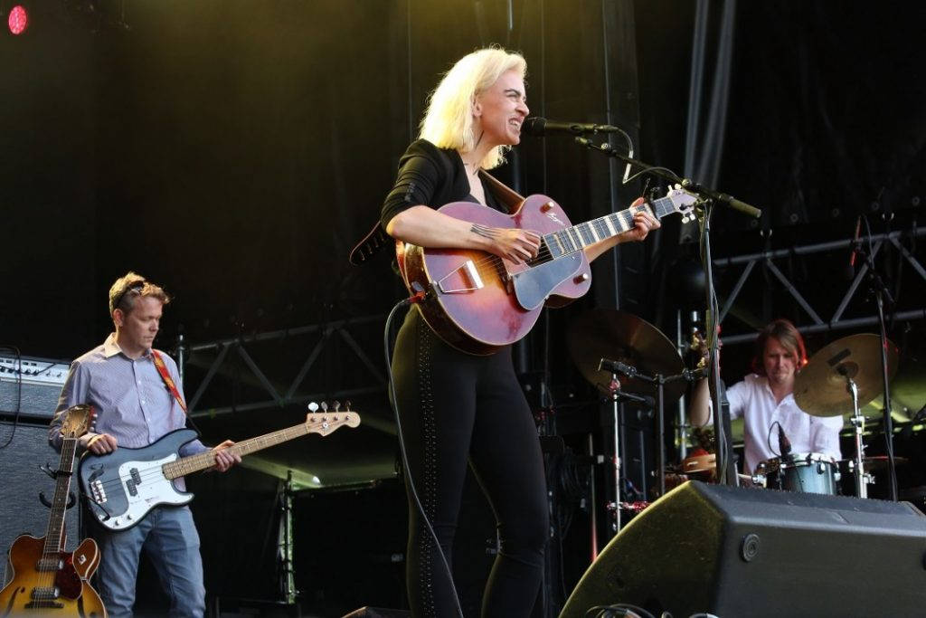 Thea Hjelmeland ga jernet. Foto: Erik Valebrokk