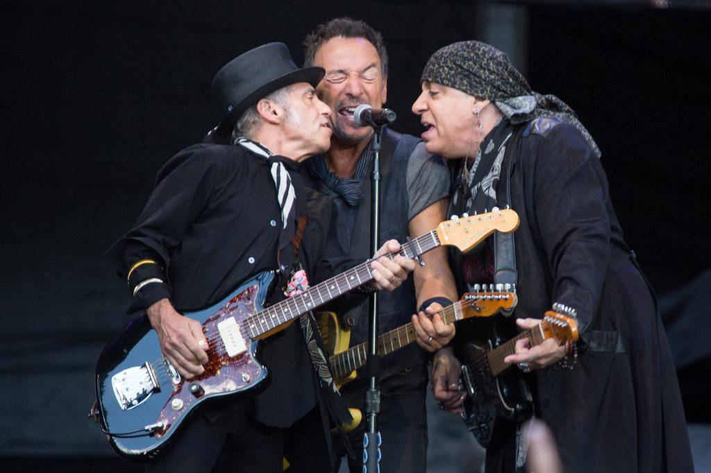 Full rulle i nesten fire timer, her representert ved Nils Lofgren, Bruce Springsteen og Steven Van Zandt. Foto: Per-Otto Oppi Christiansen/https://m.flickr.com/#/photos/50024469@N03/