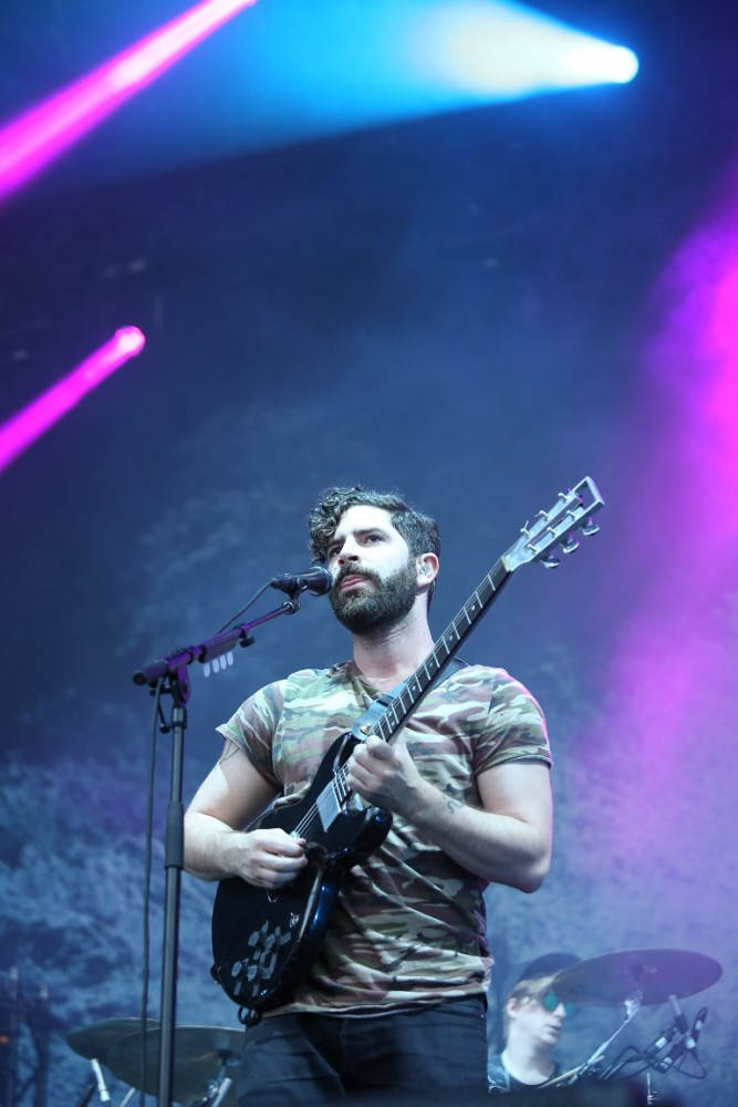 Yannis Philippakis og Foals var gårsdagens eneste lille nedtur. Foto: Erik Valebrokk