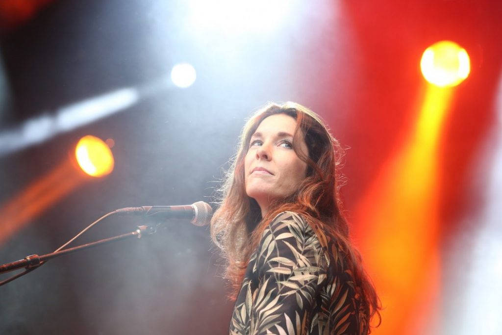 Nina Elisabeth Mortvedt og Band Of Gold holdt en strålende konsert. Foto: Erik Valebrokk