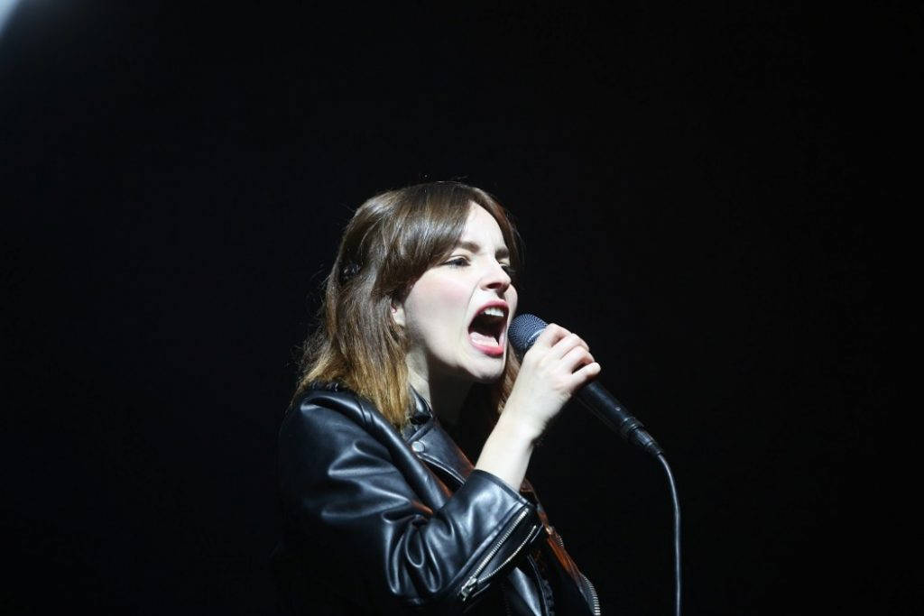 Lauren Mayberry er en av de kvinnelige sangerne jeg setter aller størst pris på om dagen. Stemmen hennes er rett og slett helt nydelig. Foto: Erik Valebrokk