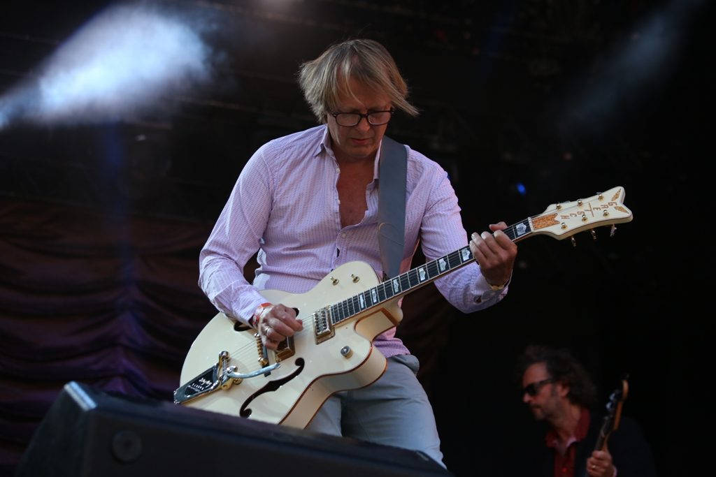 Lars (og Lars) i sitt rette element, på scenen under fjorårets Øyafestival. Foto: Erik Valebrokk