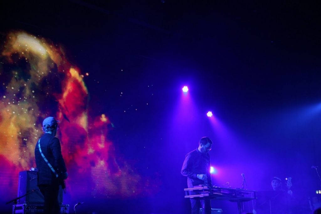 Ambient/house-prosjektet Tonik Ensemble brukte veldig islandske videoscener som backdrop. Foto: Erik Valebrokk