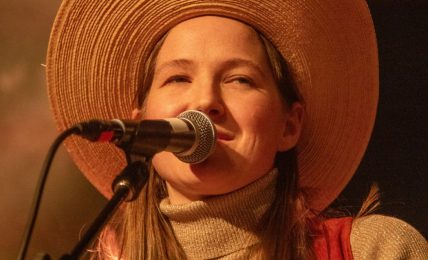 Malin Pettersen at stage. Photo: Erik Valebrokk