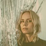 Charlotte Qvale er halvt islandsk, og det høres på «Bones». Foto: Julia Naglestad