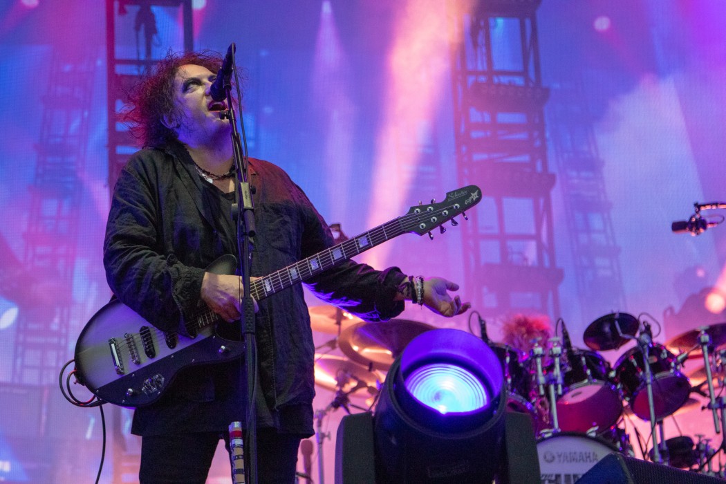 The Cures «A Forest» fikk åpne 365GO - verdens beste spilleliste 2022 edition. Her er Robert Smith på Øyafestivalen i 2019. Foto: Erik Valebrokk