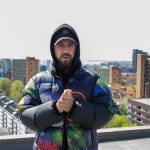 - Jeg er så Oslo du kan kalle meg for Nilsen. Don Martin på toppen av Hagegata 22 på Tøyen. Foto: Erik Valebrokk