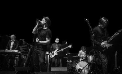 The Colors Turned Red, nå også som voksne. Fra venstre Bengt Hansen, Johnny Hazard, Ketil Torgersen, Morten Jackman og Haakon Larsen. Foto: Grethe Nygaard