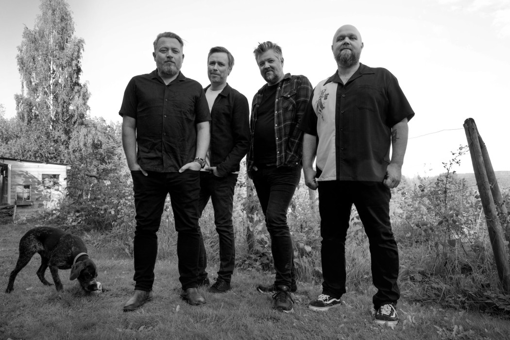 Mye tyder på at Vidar Vang & Bandet har gitt ut årets feteste norske dobbeltalbum. Fra venstre ser vi Kenneth Simonsen, Vidar Vang, Gaute Fredriksen og Raymond Jensen. Foto: Julia Naglestad