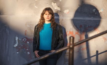 Anne Mette Hårdnes ER Lady Friend, selv om navnet også skjuler et band. Foto: Sigurd Fandango