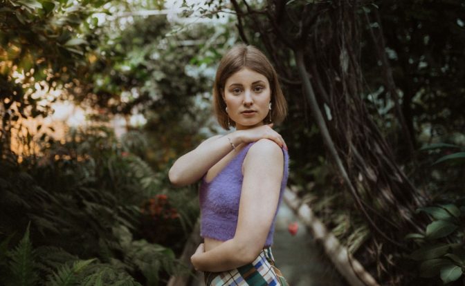 En artist å se opp for! Oslojenta Vilde Vester har gitt ut debut-EPen Jungel, og den må du få med deg. Foto: Ada Miko