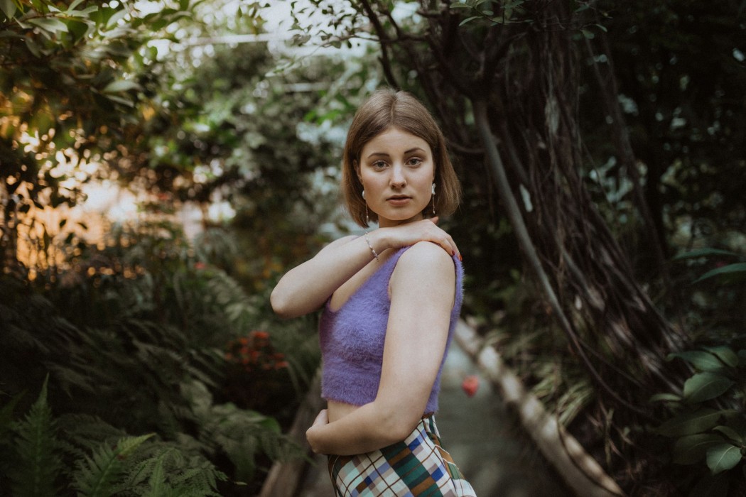 En artist å se opp for! Oslojenta Vilde Vester har gitt ut debut-EPen Jungel, og den må du få med deg. Foto: Ada Miko