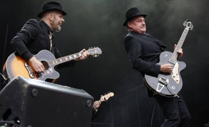 Kjetil Foseid og Eldar Vågan da Vazelina Bilopphøggers spilte på Øyafestivalen i 2017. Foto: Erik Valebrokk