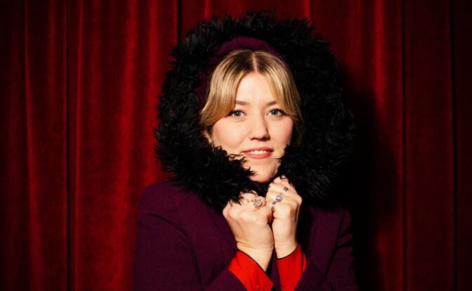 Stine Andreassen fra The Northern Belle elsker julemusikk og har skrevet den spretne «(Dim Down) The Christmas Lights». Foto: Heidi Furre