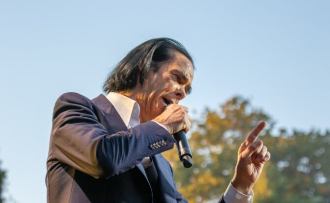 Nick Cave sang ikke «Jesus On The Moon» da han opptrådte med The Bad Seeds på Øya i sommer, men det gjør han på denne spillelisten. Foto: Erik Valebrokk