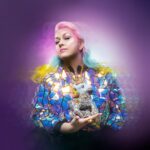 Monica relanserer seg selv med den flotte singlen «Da hele himmelen var en Munch». Foto: Helle Navratil