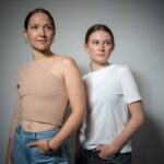 Malin Pettersen har fått med seg Bergljot Bjella på sin fabelaktige nye single, et av flere høydepunkter i juni. Foto: Knut Neerland