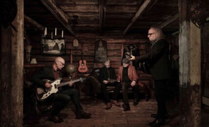 Levi Henriksen & Babyland Badlands er aktuelle med sitt fjerde album, 190 Desibel Kjærlighet. Foto: Jørn Magnar Kristensen