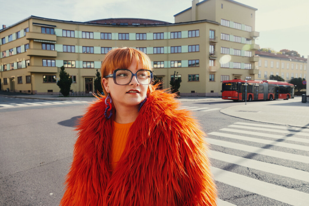 Eir er ute med sin nydelige solodebut denne måneden og er dessuten kjent fra Ævestaden. Foto: Guro Sommer