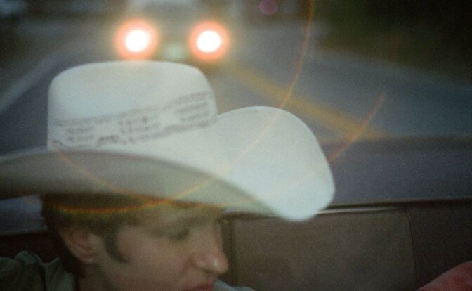 Adrianne Lenkers Bright Future er månedens beste album for meg.