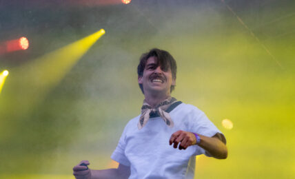 Det er en sann glede at Edvard Valberg og resten av Honningbarna er tilbake med ny musikk. Foto: Erik Valebrokk