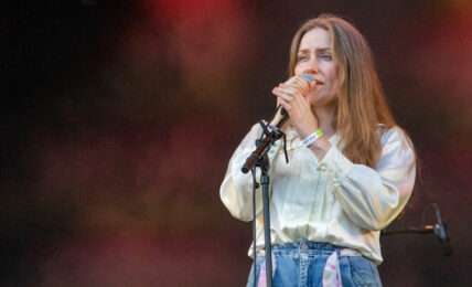 Signe Marie Rustads plate When Words Flew Freely er noe av det beste som er laget i Norge. Foto: Erik Valebrokk