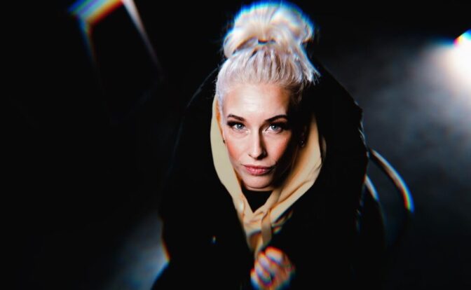 Kine Nesheims «Ein aen gong» fra platen av samme navn er hørt av altfor få mennesker. Du finner den på denne utsøkte spillelisten. Foto: SUS Plater/ABC Studio