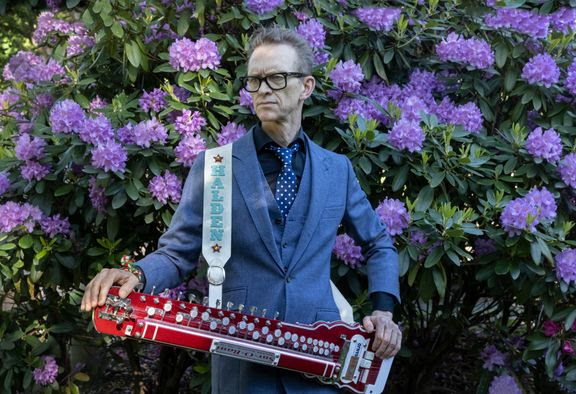 Geir Sundstøl har laget månedens fineste nye plate med nydelige Sakte film. Foto: Raymond Mosken